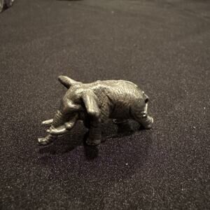 Cuteri Pewter Elephant Figurine (1) With 4 Unidentified Elephants